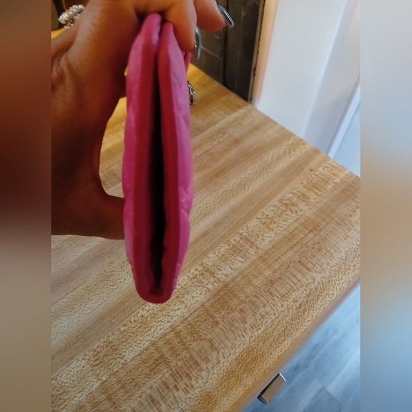 Kurt Geiger NWT/NIB Barbie Pink Long Snap Quilted Wallet - Picture 5 of 7